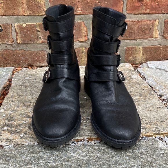 Stuart Weitzman - Picture 2 of 16